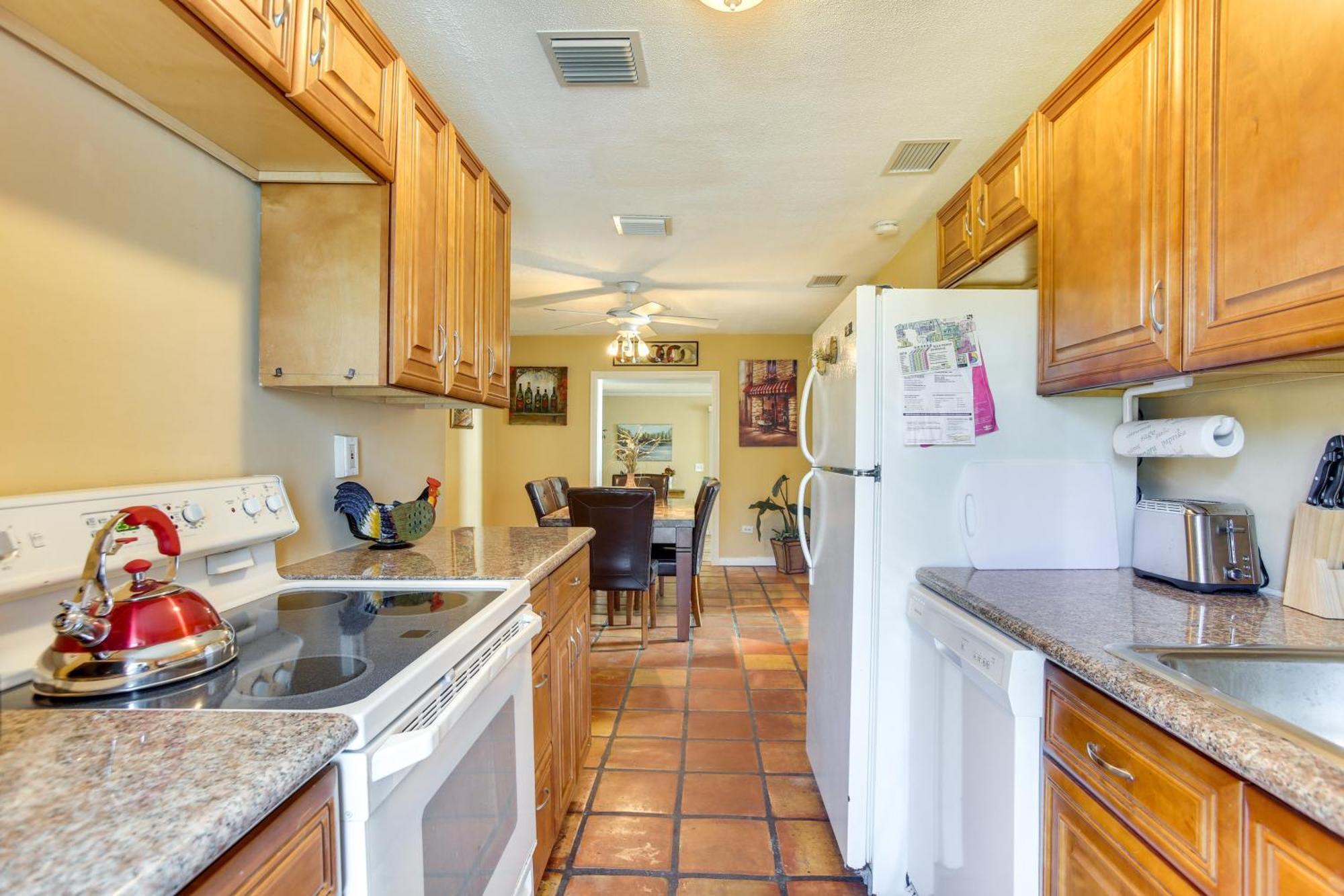Canal Side Retreat With Dock, By Hollywood Boardwalk Форт Лодърдейл Екстериор снимка