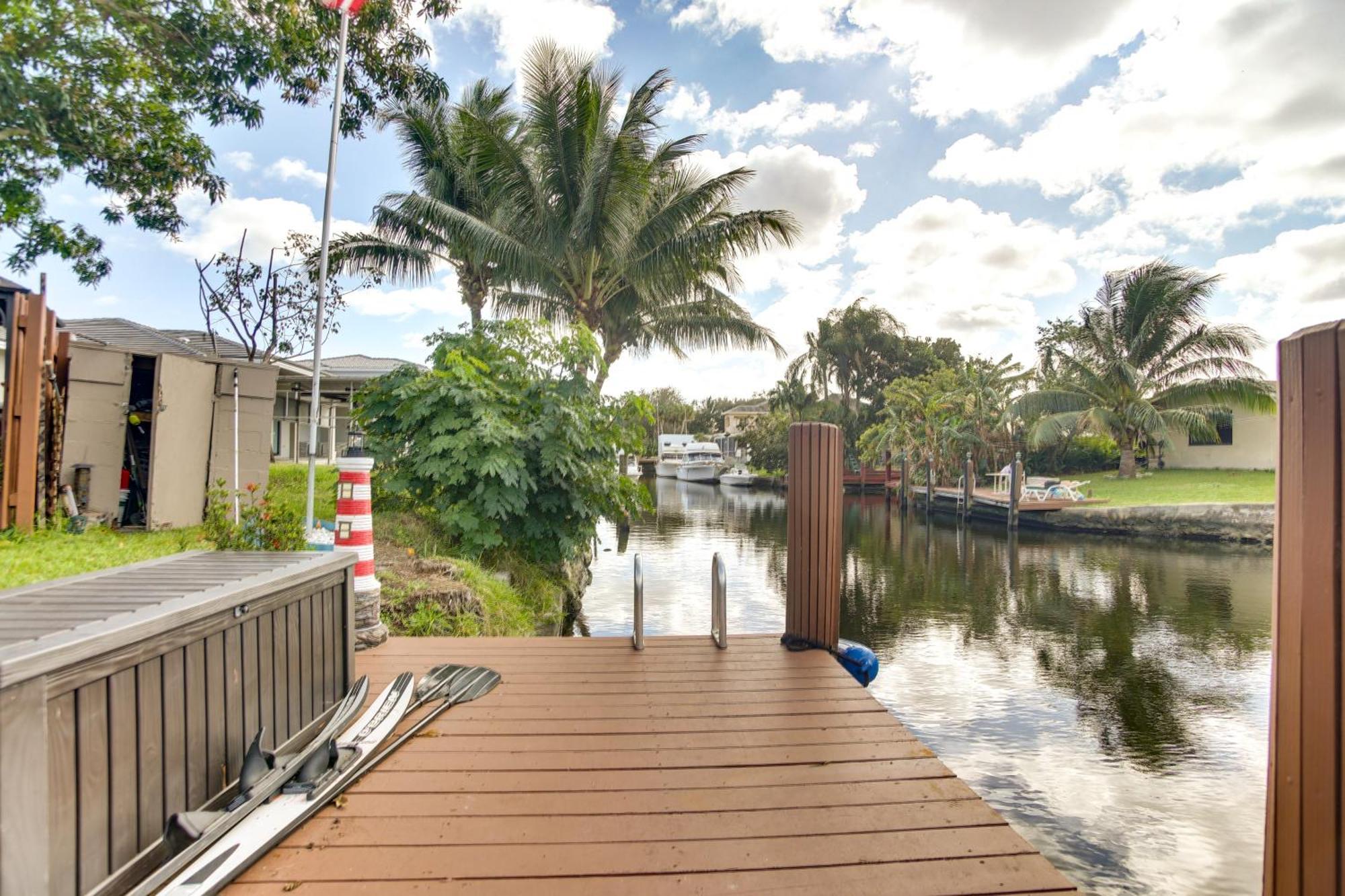 Canal Side Retreat With Dock, By Hollywood Boardwalk Форт Лодърдейл Екстериор снимка